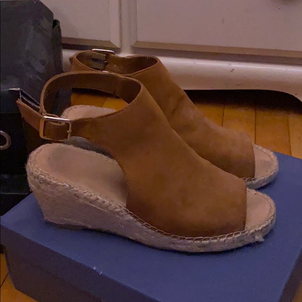 Gap wedges women’s size 8